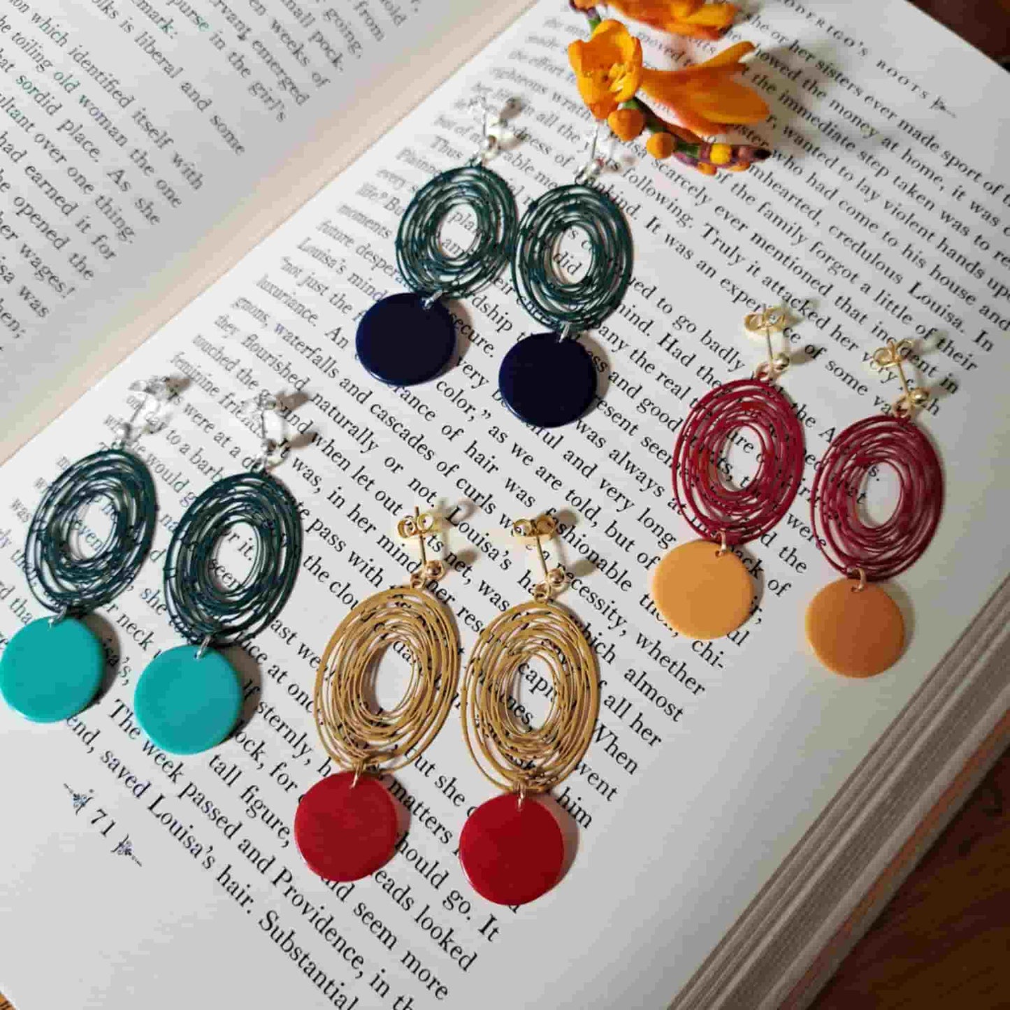 Swirl Charm Tiddlywink Earrings